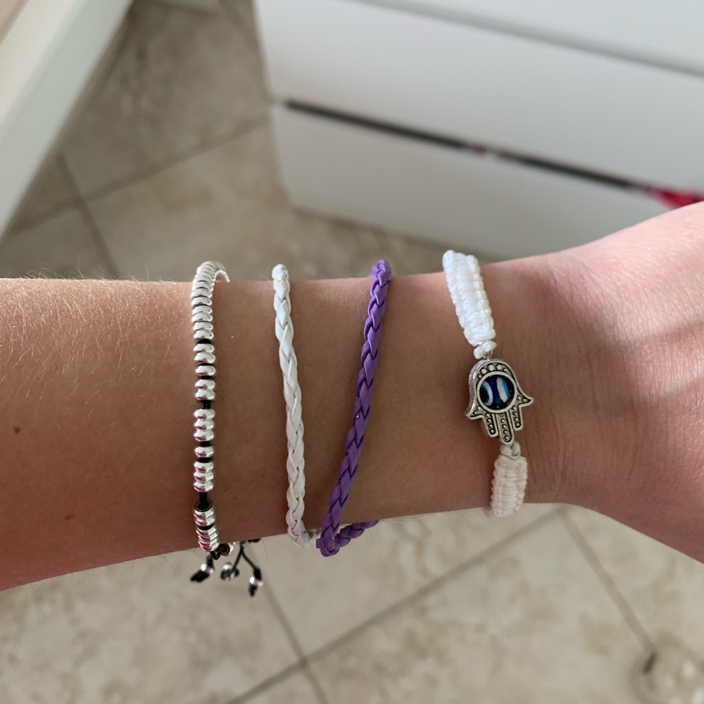 Bracelets - Picture 13 of 15